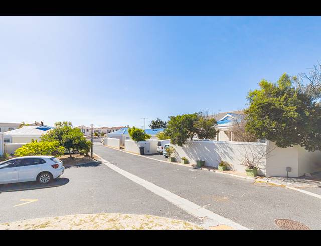 2 BEDROOM FREEHOLD SOLD IN BLOUBERG SANDS
